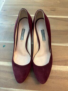 Prada Burgundy Suede Pumps Heels Size 39.5 Made in Italy